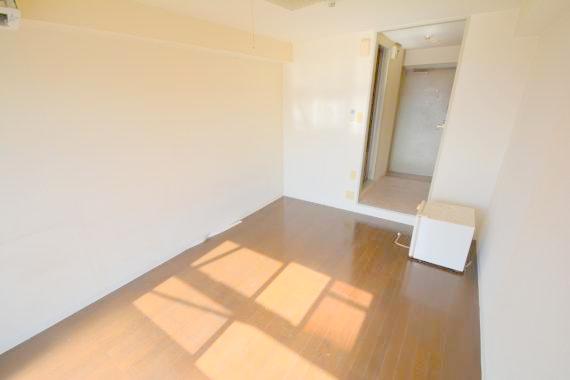 その他部屋・スペース　朝には心地よい光が差し込む、このお部屋でお休みください。