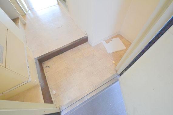 玄関　落ち着いたおしゃれな玄関です。