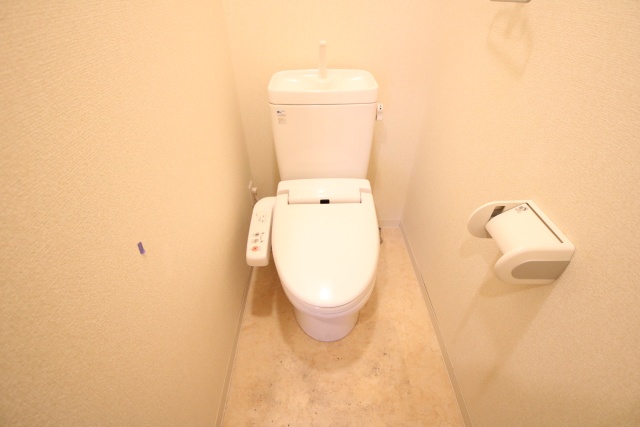 トイレ　※別室の参考写真の為、現況優先です。