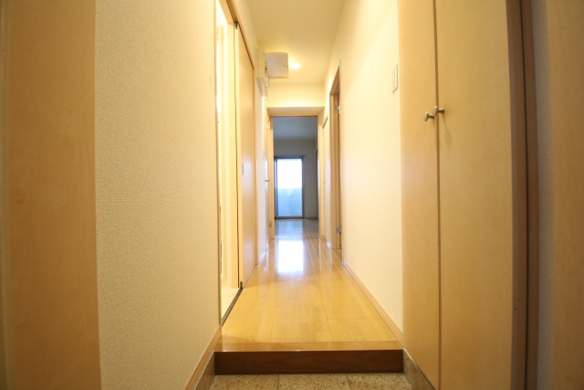 玄関　※別室の参考写真の為、現況優先です。