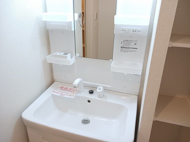洗面設備　使いやすい洗面所です