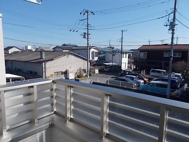 バルコニー　開放的で明るい空間を演出してくれるバルコニーです