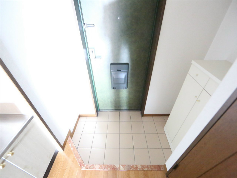 玄関　玄関　シューズボックス付