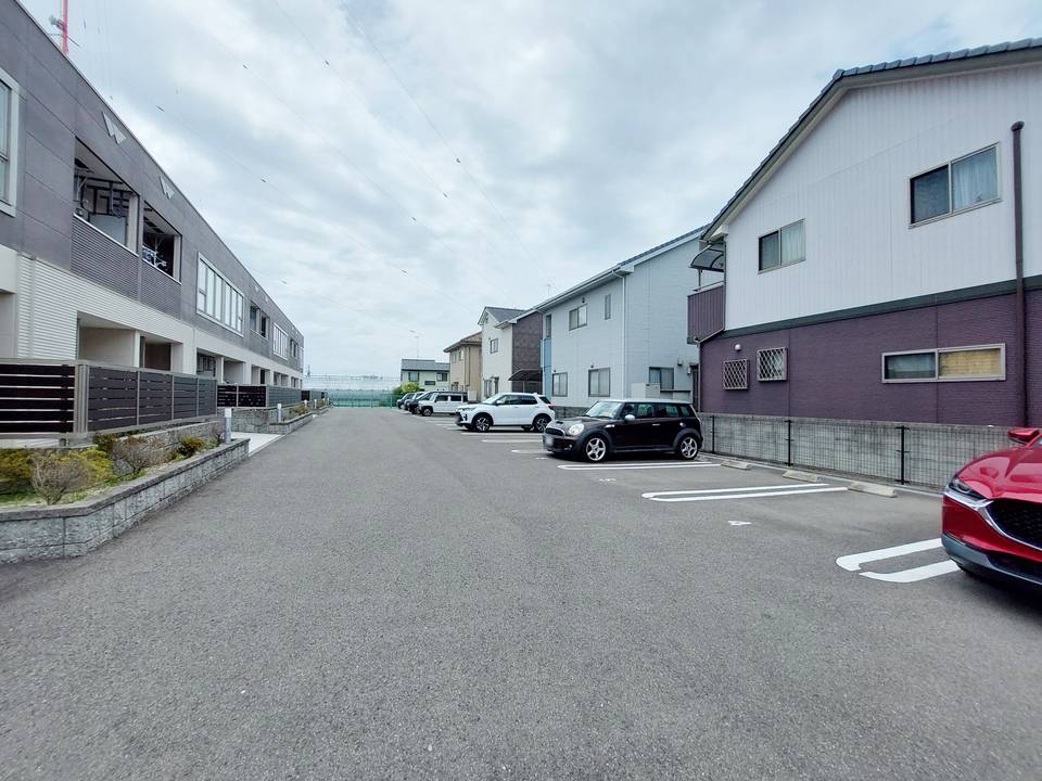 駐車場　駐車場