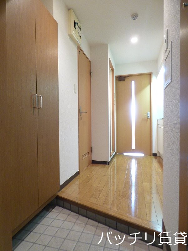 玄関　別号室イメージの為、現状を優先致します