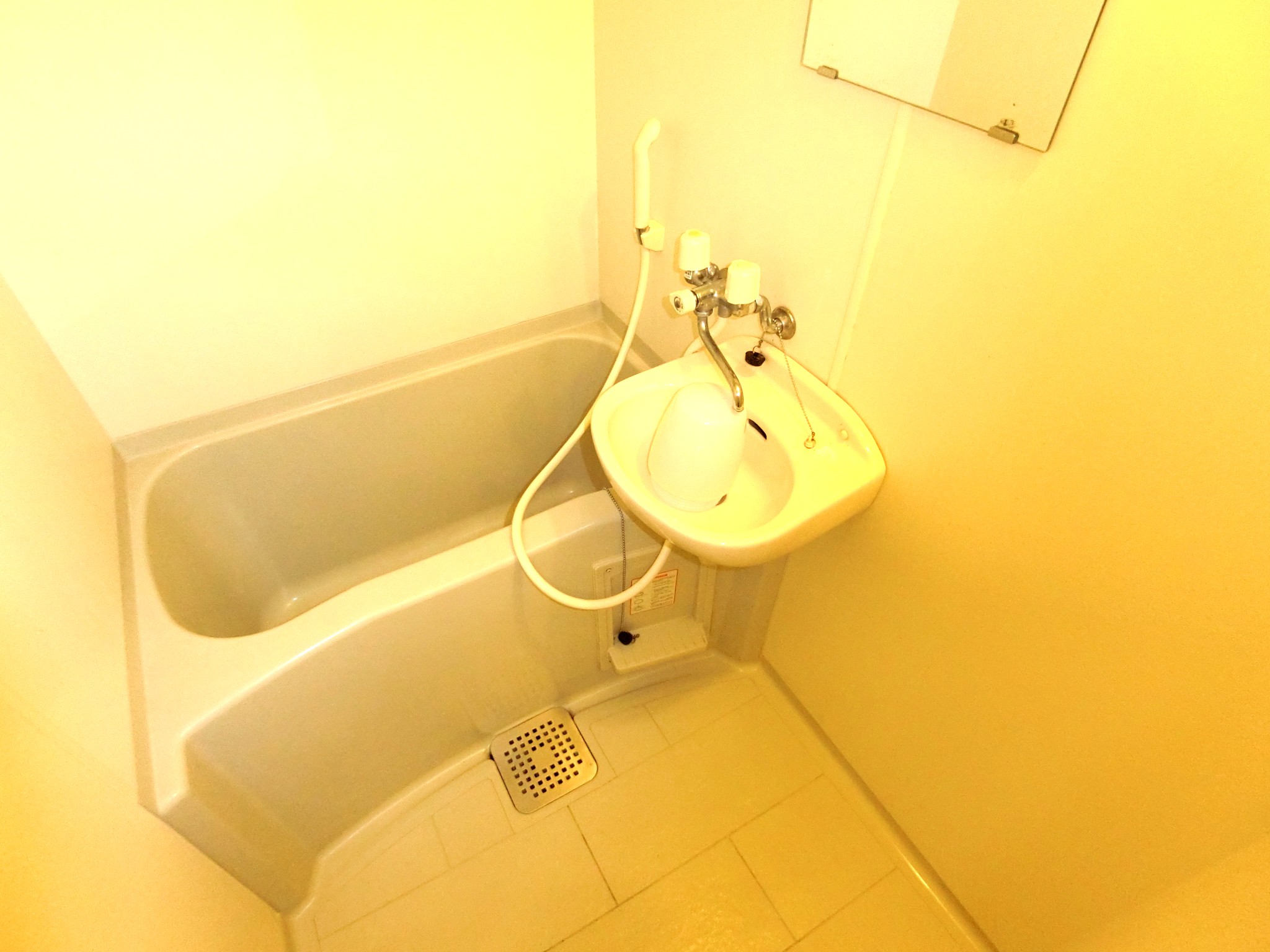 バス・シャワールーム　清潔感のあるバスルームです☆