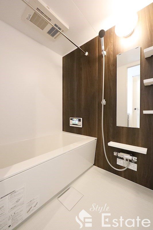 バス・シャワールーム　バスルーム　浴室テレビあり