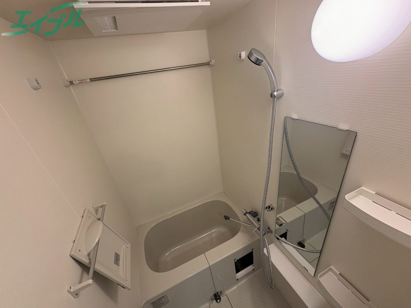 バス・シャワールーム　別部屋同型タイプです。