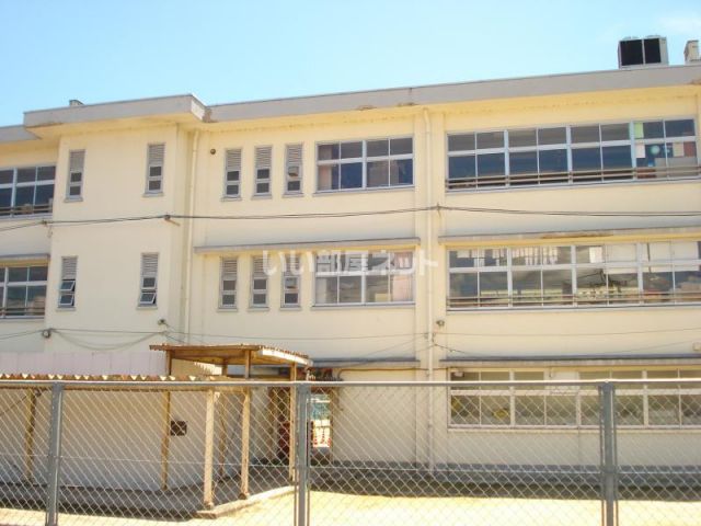 小学校　三原市立田野浦小学校（小学校）まで1978m