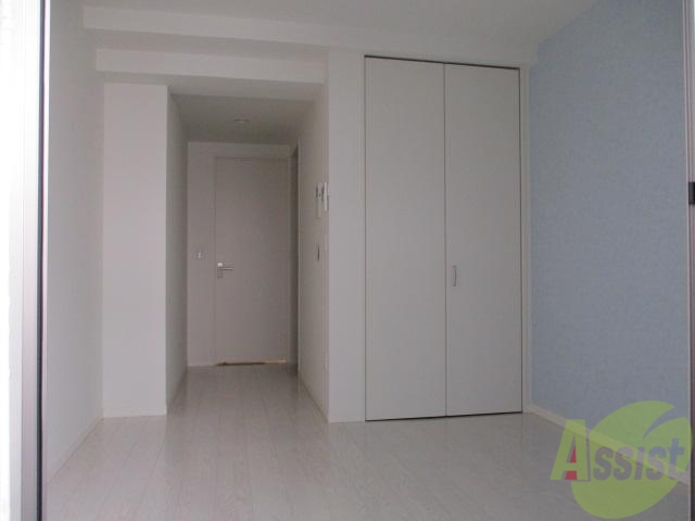 居室・リビング　フローリングの色がいいでしょ。ピカピカしています。