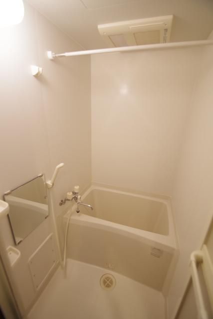バス・シャワールーム　★清潔感のある浴室です★