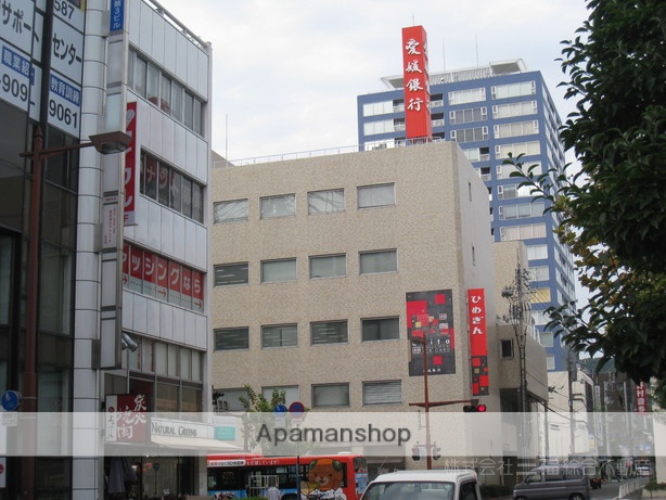 銀行　ひめぎんひめぎんビジネスサービス（株）（銀行）まで525m