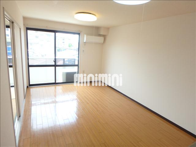 居室・リビング　１１帖の広いリビングです