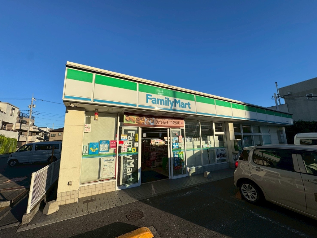 コンビニ　ファミリーマート 六町駅前店（コンビニ）まで350m