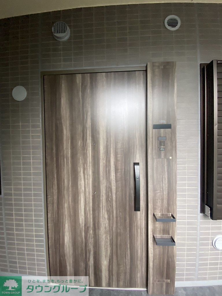 玄関　お部屋探しはタウンハウジングへ♪