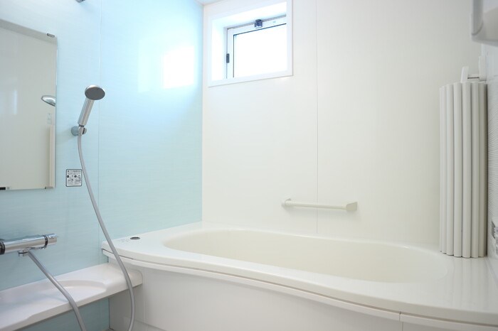 バス・シャワールーム　※別部屋参考画像