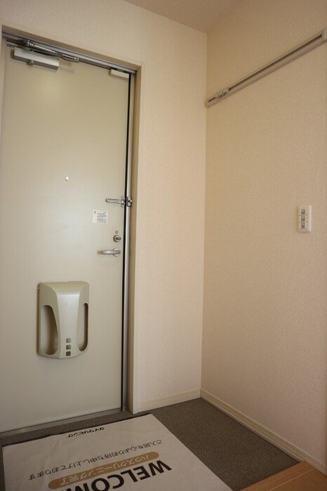 玄関　※別部屋参考画像