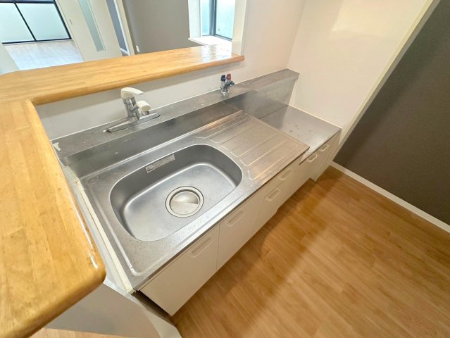 キッチン　あなたの好みに合わせたコンロを置いてくださいね。