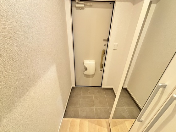 玄関　玄関（同仕様タイプ）