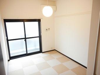 居室・リビング　1階はフローリング仕様です。