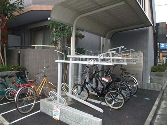 その他共有部分　★屋根つき駐輪場スペースです★