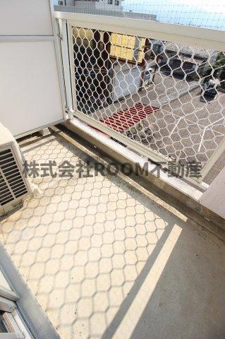 バルコニー　外からの目が気にならないバルコニーで洗濯物が干せます