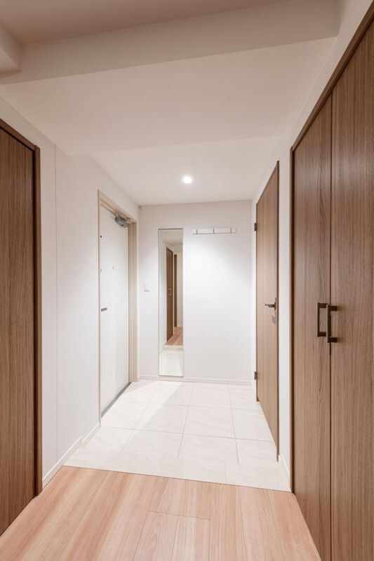 玄関　■モニタ付インターホン付き玄関■シューズボックス付き