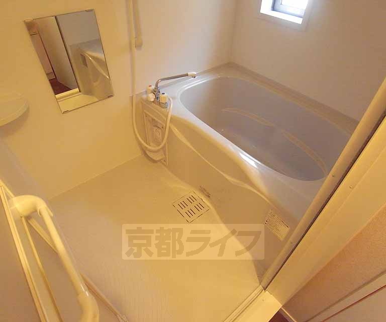 バス・シャワールーム　広々したお風呂です。