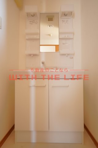 洗面設備　使いやすい独立洗面台です