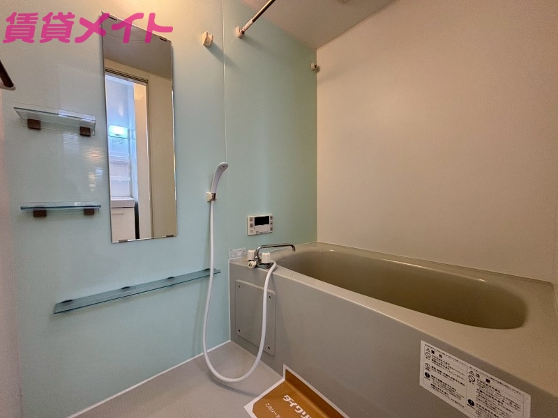 バス・シャワールーム　反転タイプ参考写真