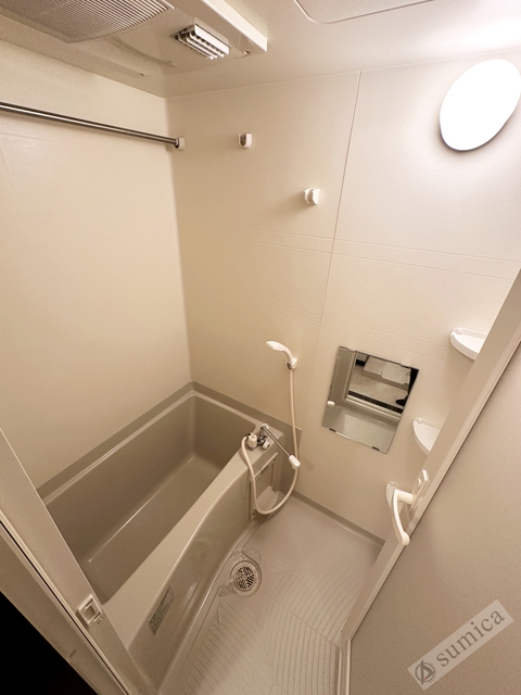 バス・シャワールーム　浴室暖房乾燥機付きバスルームです♪