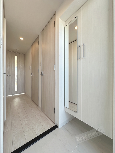 玄関　姿見付きシューズクローゼット♪