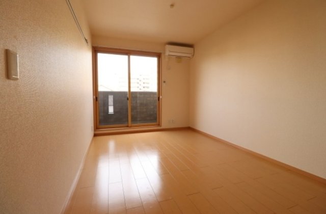 居室・リビング　☆明るい洋室☆