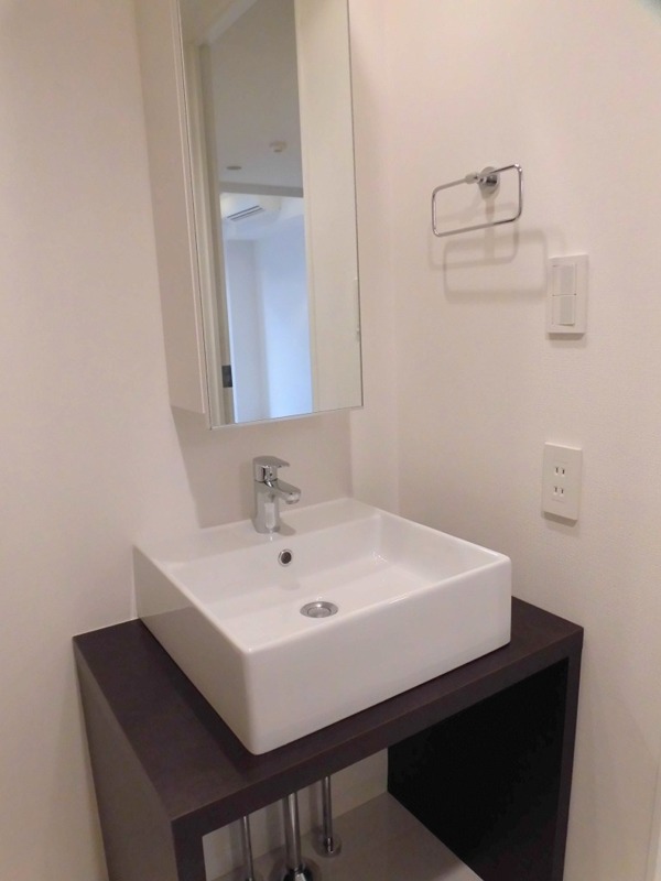 洗面設備　※同仕様写真含む