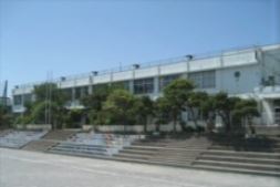 小学校　藤沢市立明治小学校（小学校）まで543m