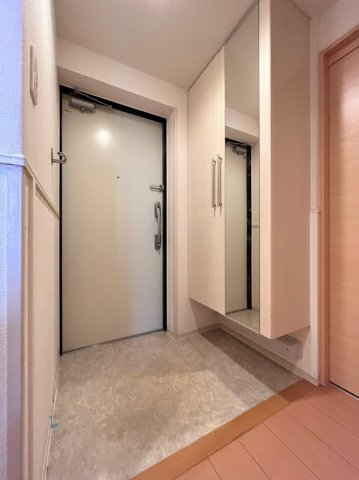 玄関　別号室画像。ご参考下さい