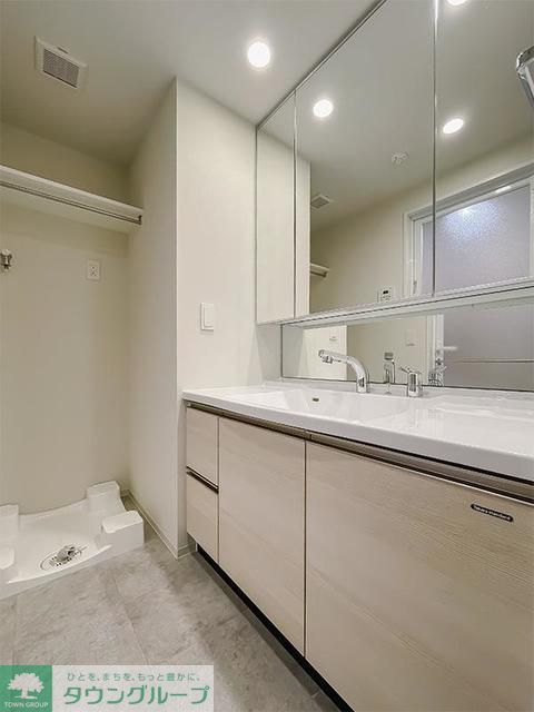 洗面設備　※写真は同タイプ住戸です。