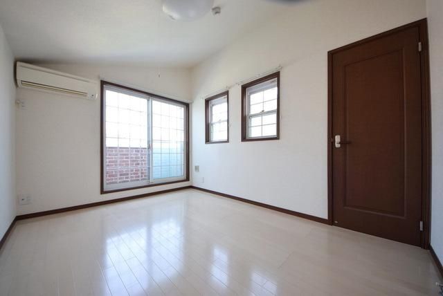 居室・リビング　★明るいリビング★