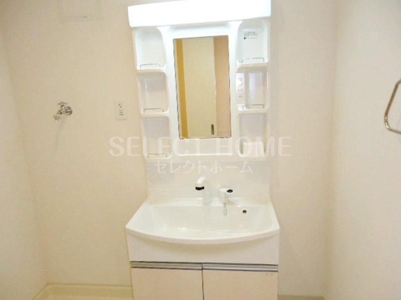 洗面設備　独立洗面台で身支度をすべて済ませてしまいましょう