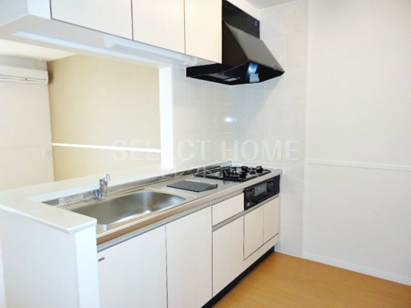 キッチン　コンパクトなキッチンで掃除もラクラク