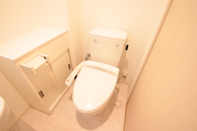 トイレ　※別室の参考写真の為、現況優先です。