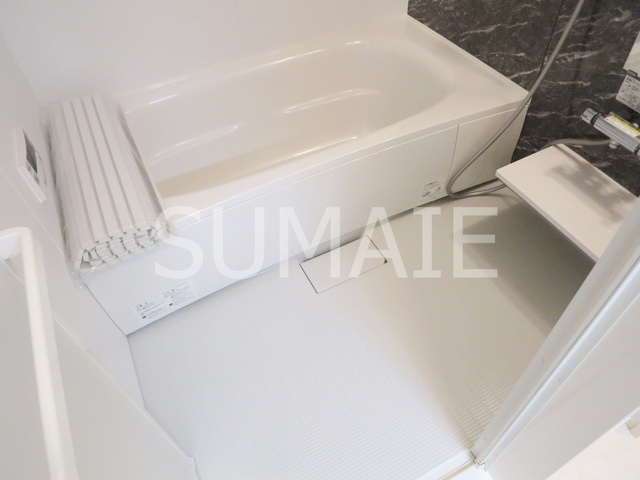 バス・シャワールーム　ゆったり入れるお風呂。