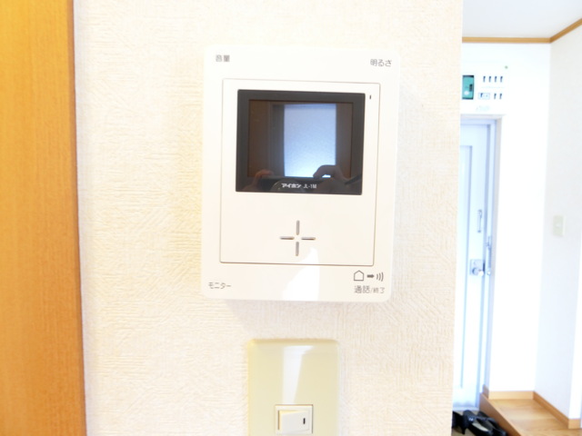 セキュリティ　TVモニター付きインターホンです！