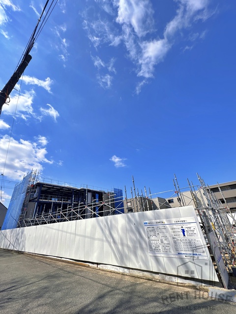 エントランス　外観（建設中）