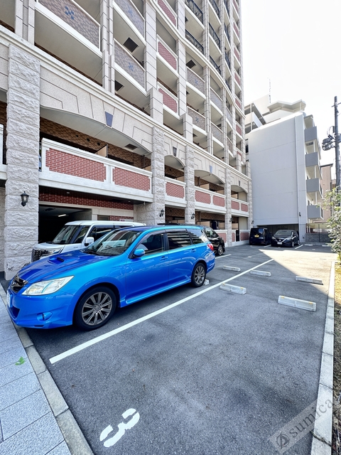 駐車場　ゆったりとした駐車場、出発もお帰りもスムーズに♪