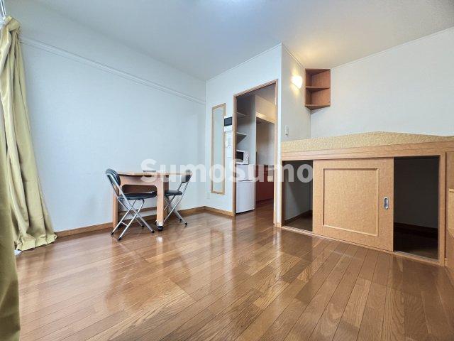 居室・リビング　ゆったり過ごせる居間です