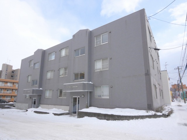 建物外観　広々としたリビングのファミリー物件です♪★