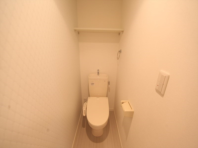 トイレ　温水洗浄暖房便座付トイレ