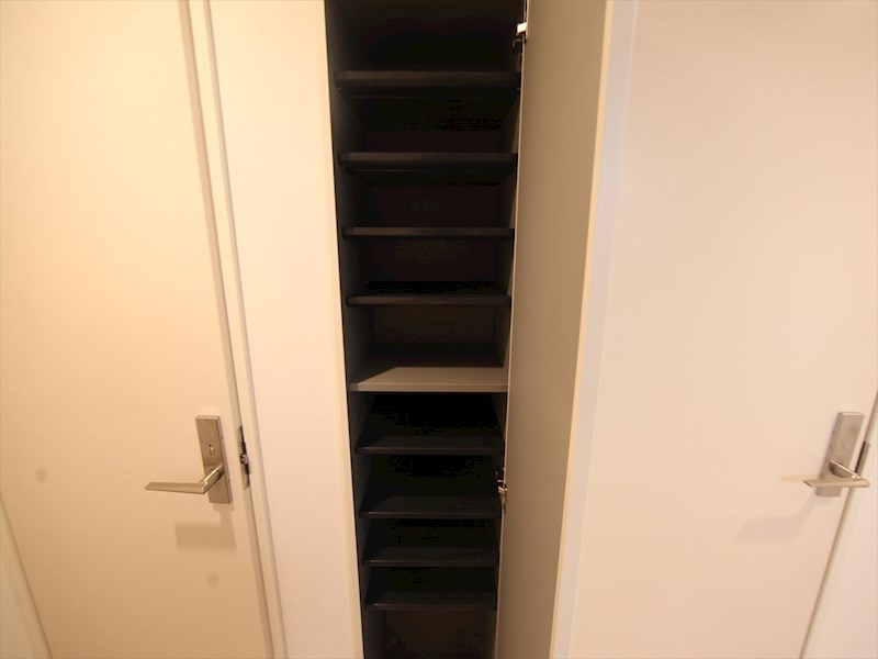 玄関　玄関　シューズボックス付（収納充実してます）