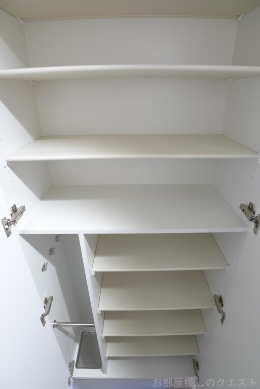 玄関　（写真は同タイプ）